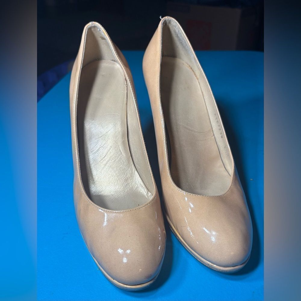 Glossy Beige Stilettos Womens Size 6.5 EPC